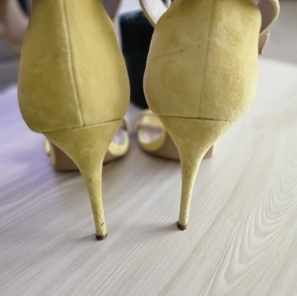 Steve Madden Yellow Suede Marley  Women's Heels Size 8.5. - Picture 9 of 13